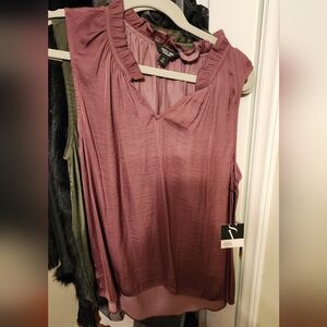 Vera Wang Women's Plum Sleeveless Blouse